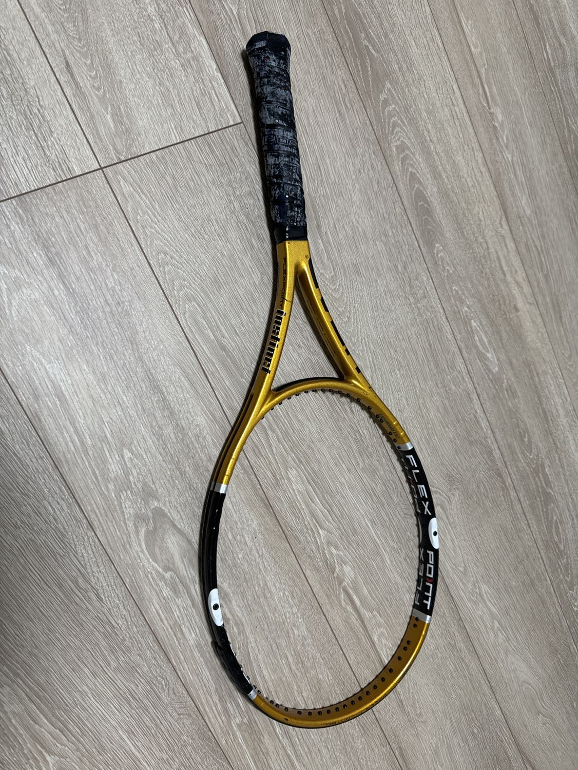 中古テニスラケットの写真2枚目