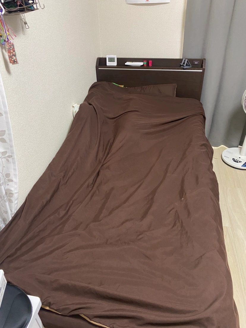 マットレス付きベッドフレーム、 タンス