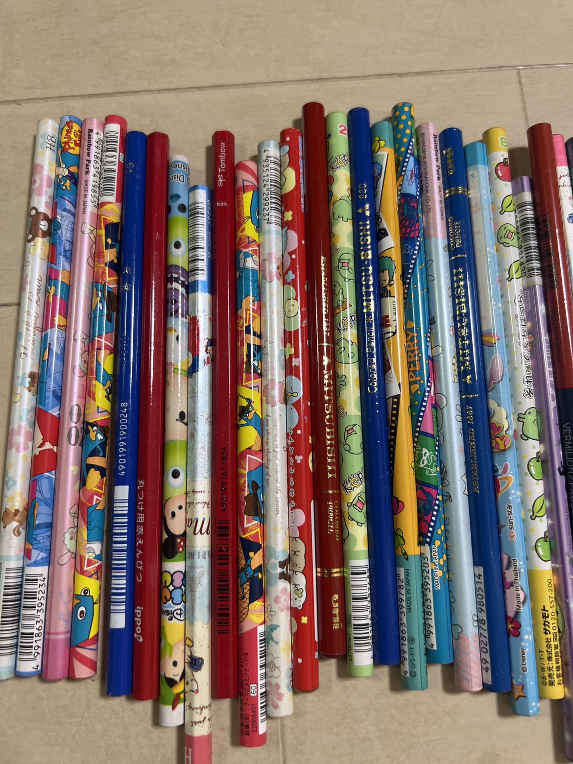 えんぴつ　まとめ売り　ワンピース　ディズニー　53本の写真2枚目