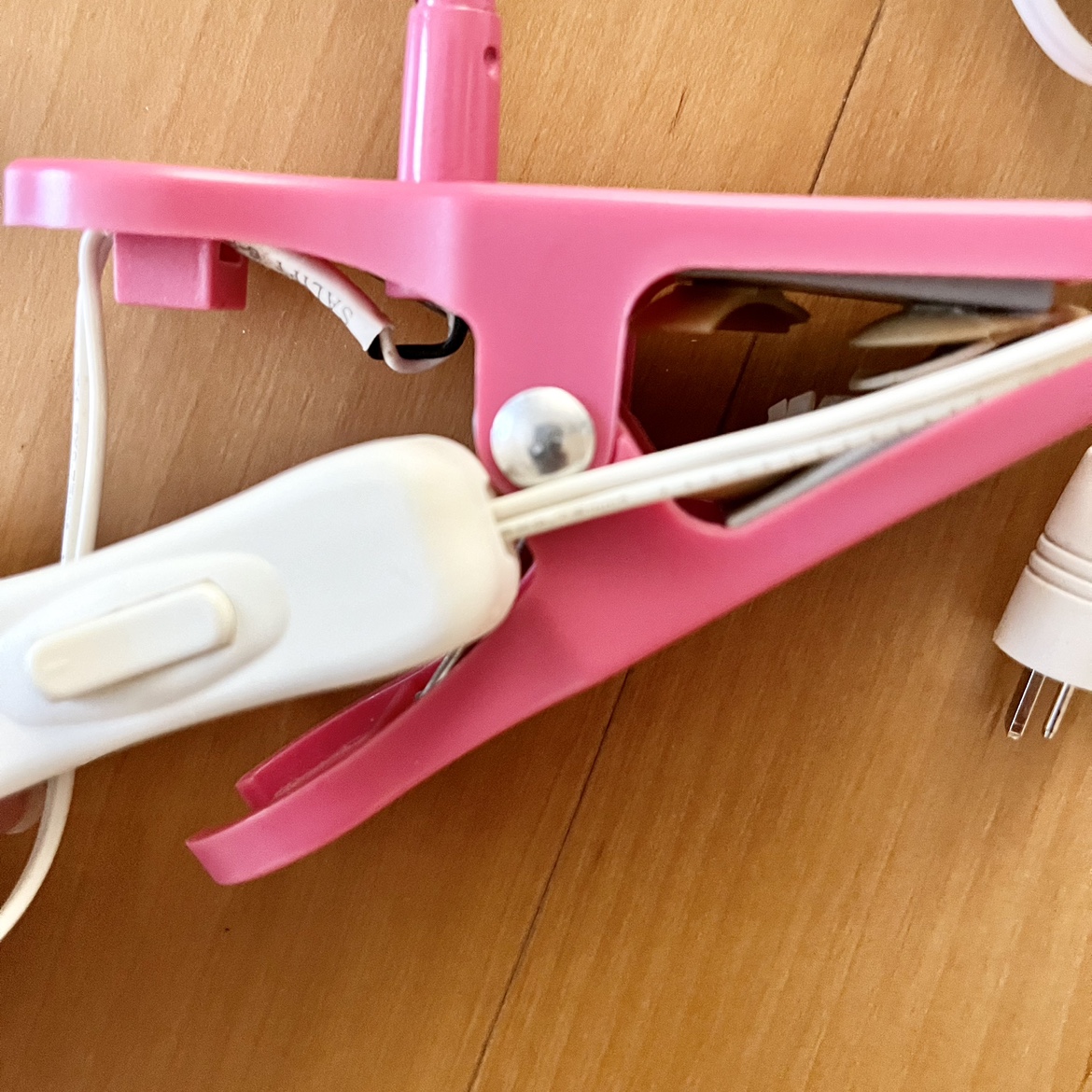 IKEAイケアクリップライト　デスクライト　スポットライトNÄVLINGE ネーヴリンゲの写真3枚目