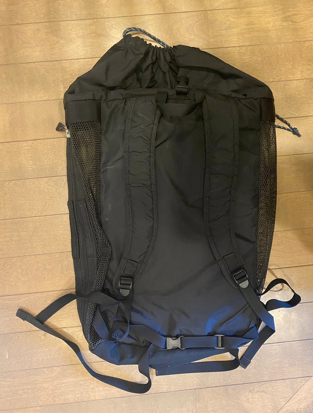 【モンベル】メッシュのリュックの写真2枚目