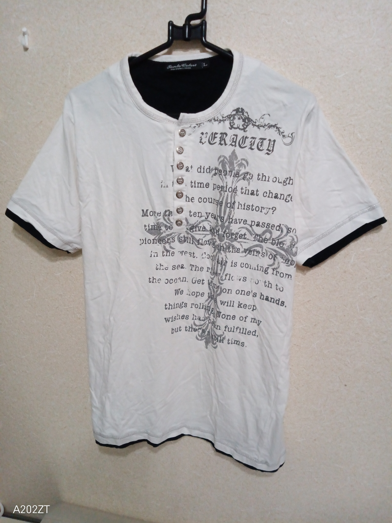 美品前ボタンラメ入り白半袖Tシャツ