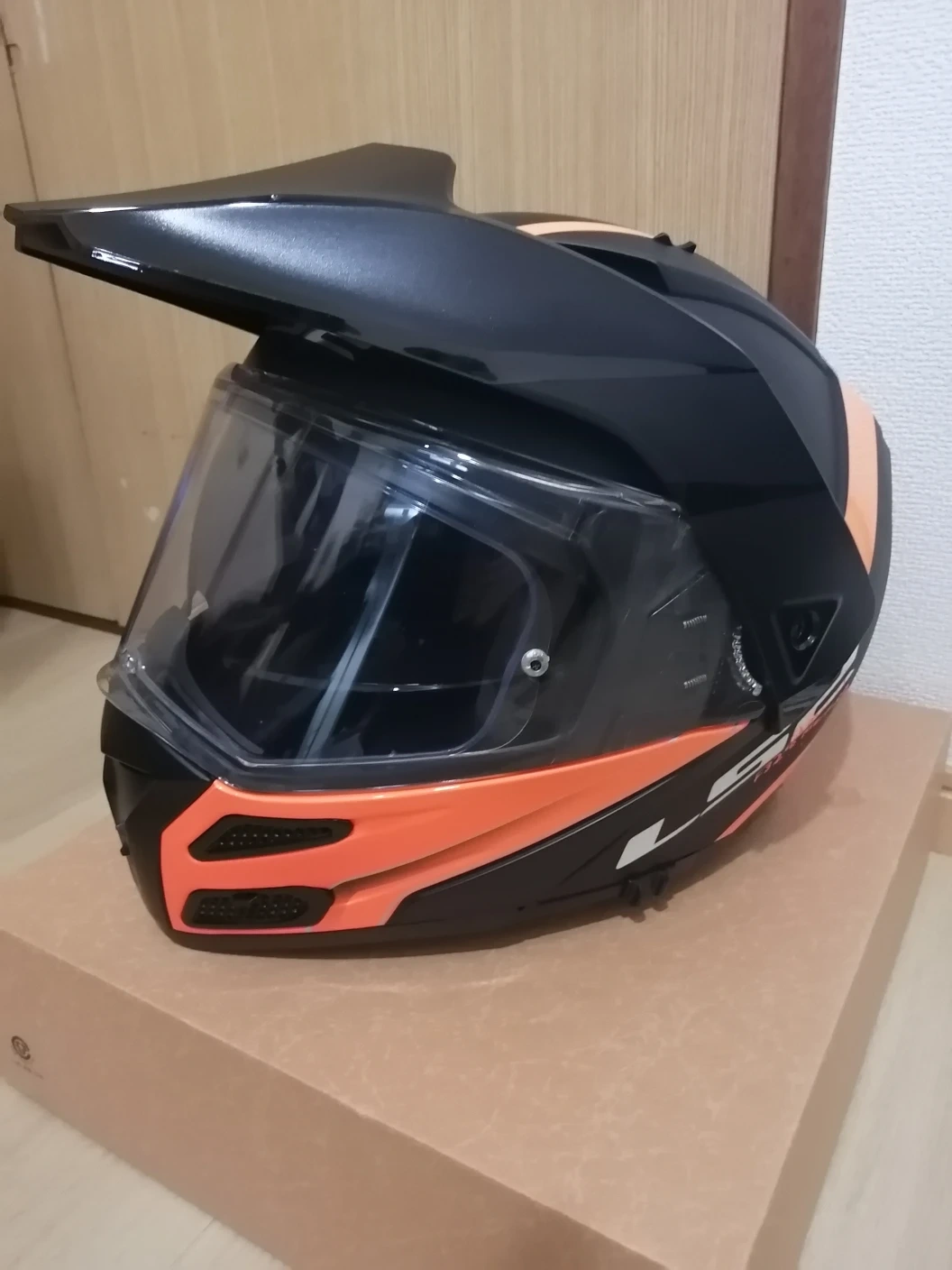 LS2 ヘルメット オフロード バイクの写真3枚目