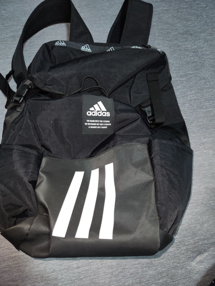 adidasバック