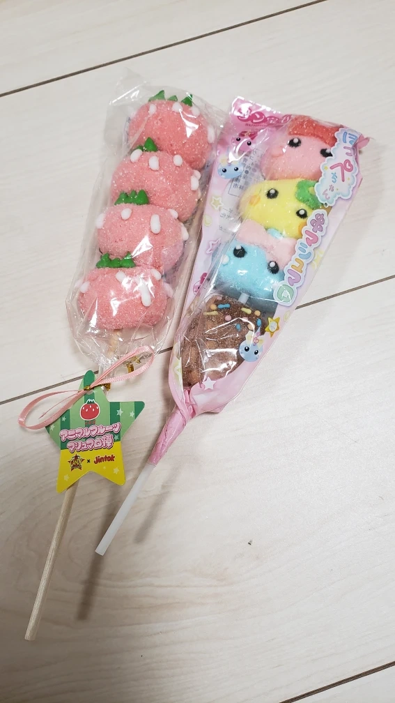 【新品未開封】お菓子 マシュマロ 串 いちご ほっぺちゃん