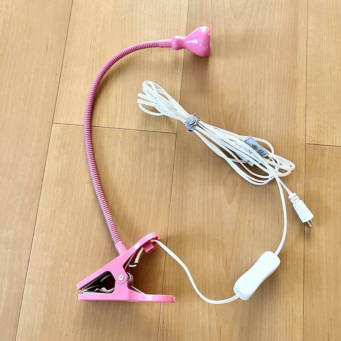 IKEAイケアクリップライト　デスクライト　スポットライトNÄVLINGE ネーヴリンゲ