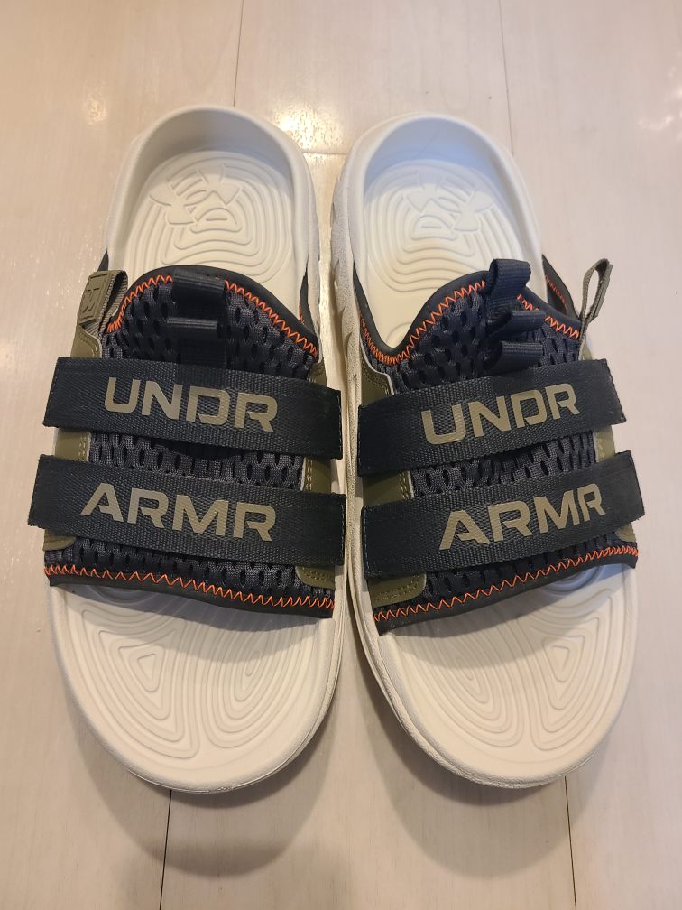 UNDER ARMOUR サンダル