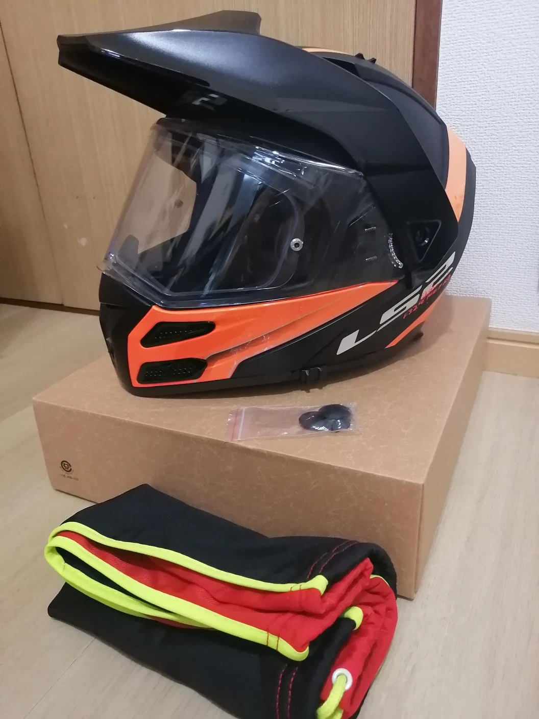 LS2 ヘルメット オフロード バイクの写真2枚目