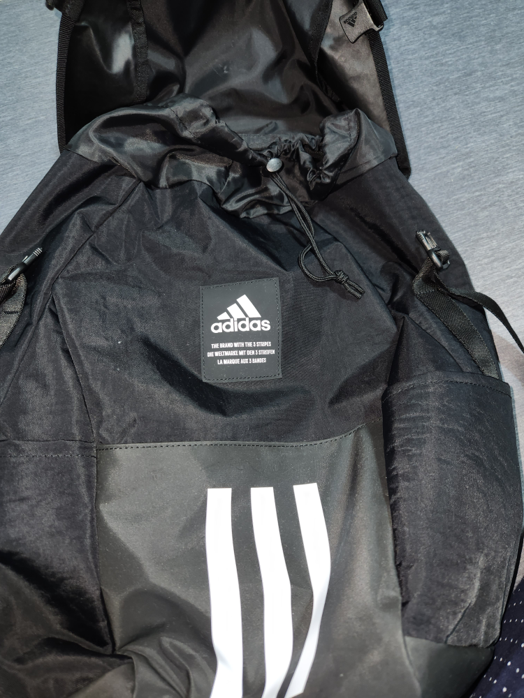 adidasバックの写真3枚目