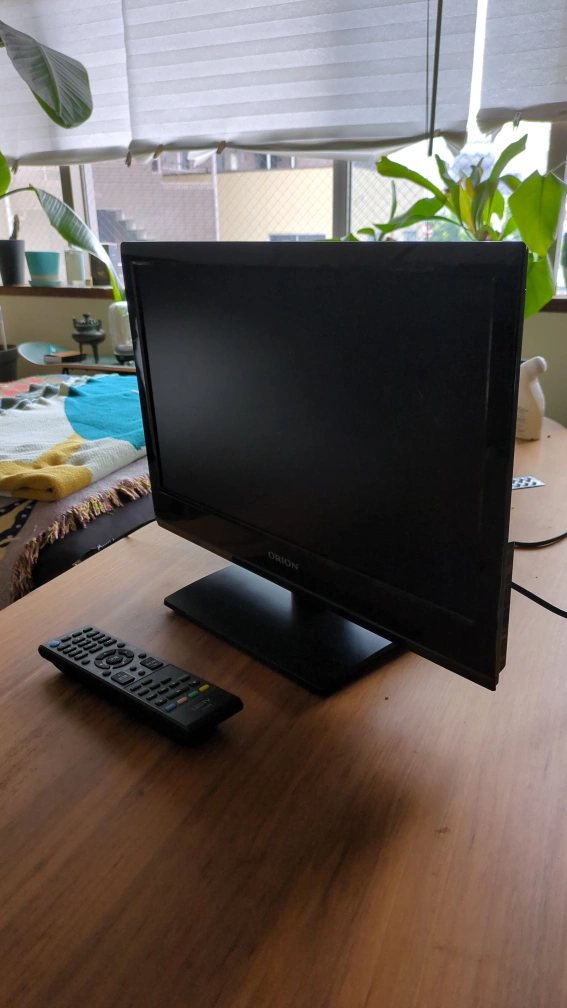 ORION 19型液晶テレビ