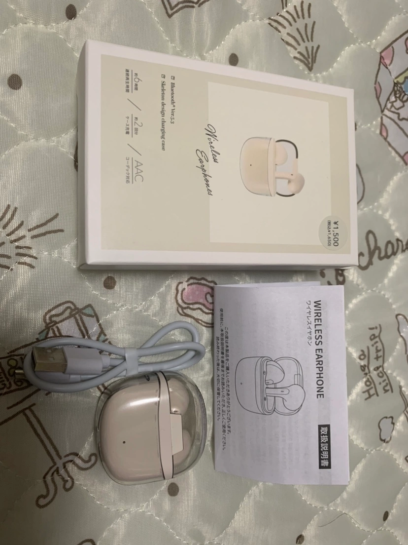 3COINSのワイヤレスイヤホン色ベージュ