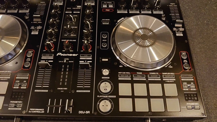 Pioneer DDJ-SR ハードケース付き、ハンドブック付きの写真6枚目