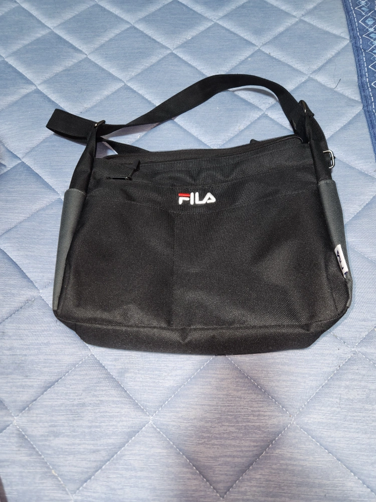 FILAショルダーバック