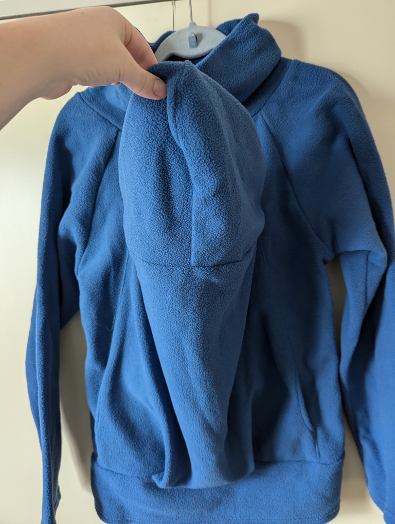 Kangaroo  Sweater 赤ちゃんを抱っこできる服の写真2枚目
