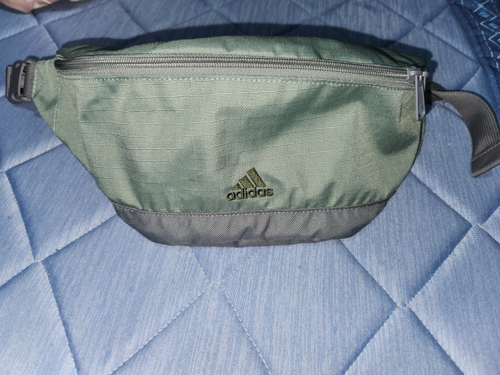adidasバッグ