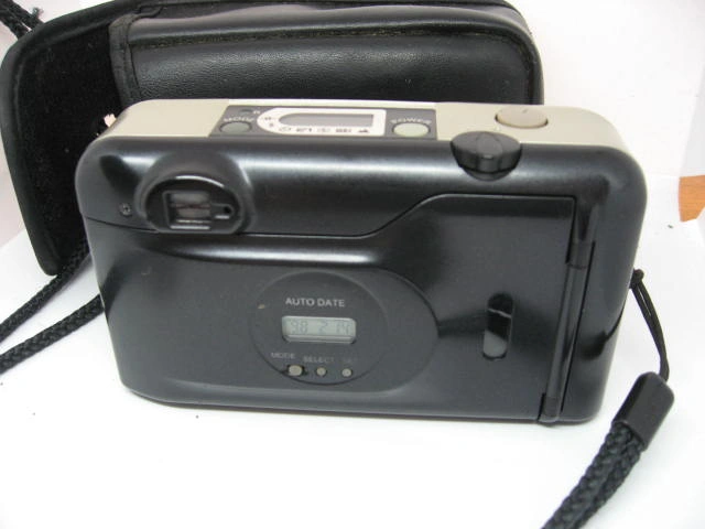 【再値下げ】【新品電池に交換済】フィルムカメラ コニカズーム付コンパクトカメラの写真2枚目