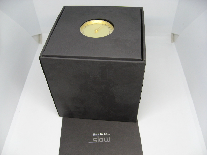 Slow watch 針が一本の腕時計