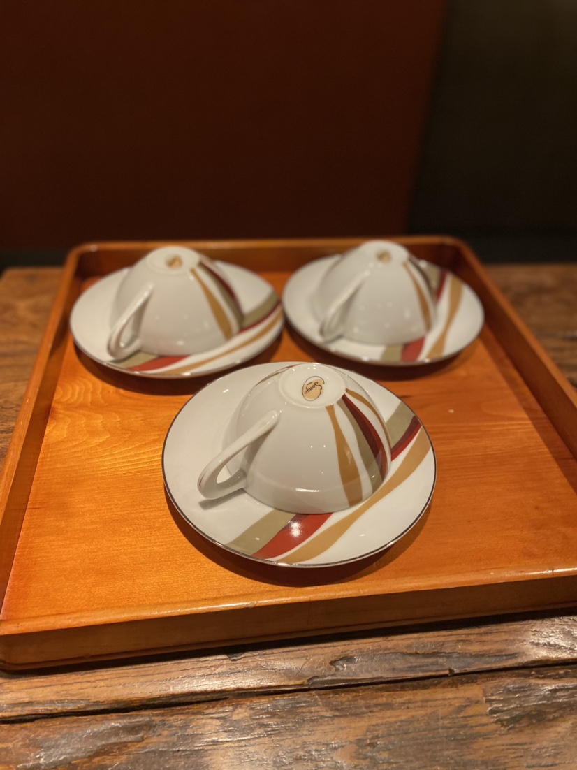 ティーカップとソーサー3セット
