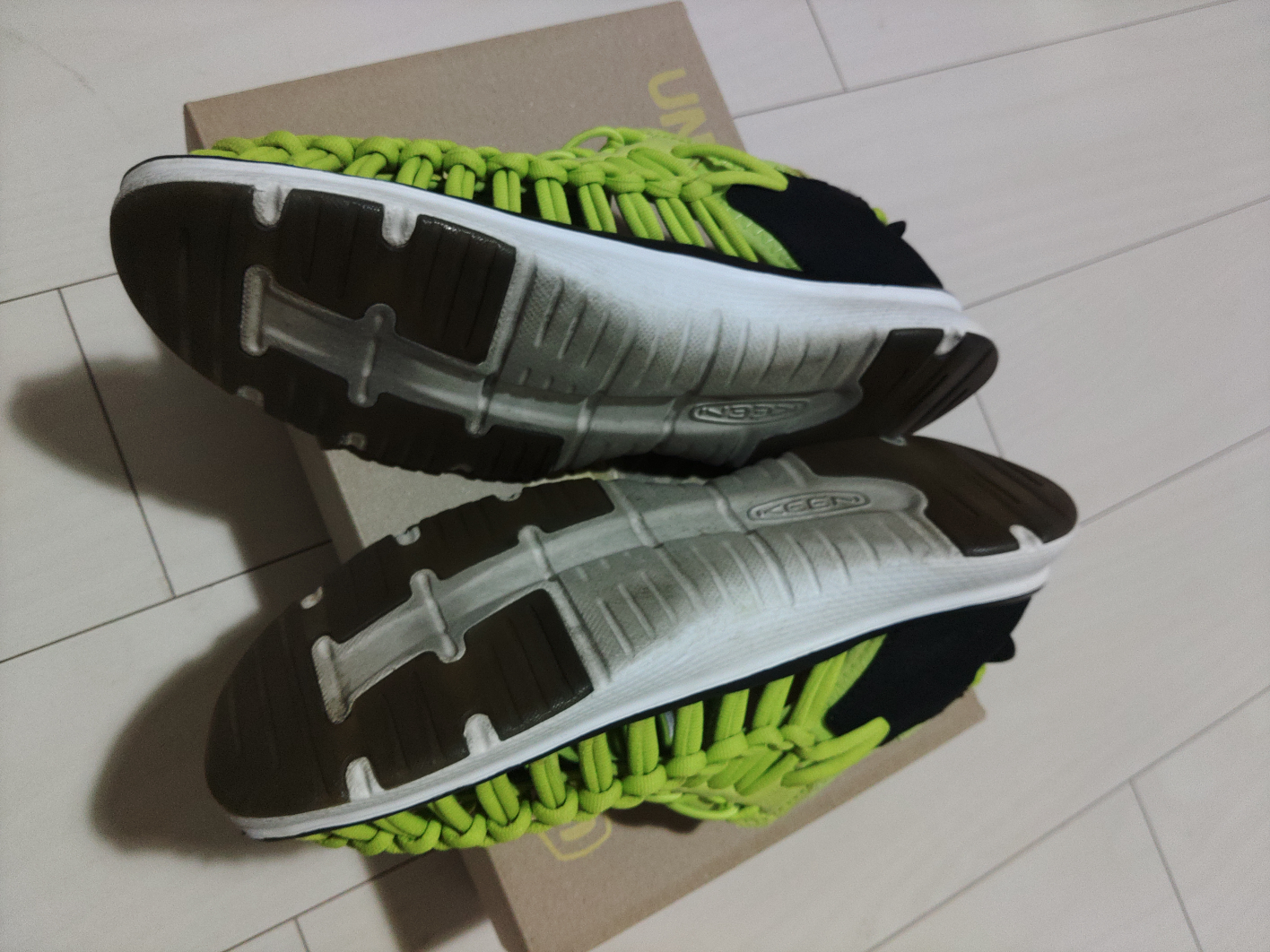KEEN    LIME PUNCH/BLACK    UNEEK 02の写真2枚目