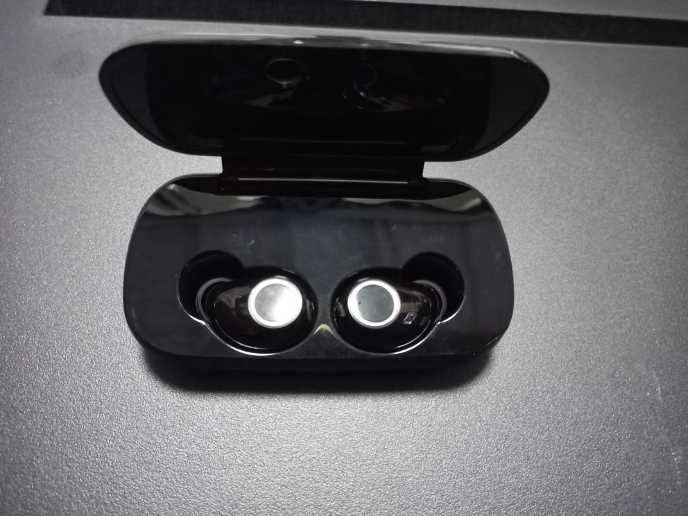 Bluetooth イヤフォン