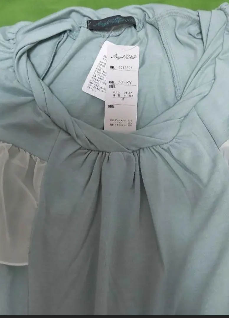 ✿超お洒落《新品・未使用》 ねじれネックフリル切り替えチュニック✤Мサイズ❀の写真6枚目