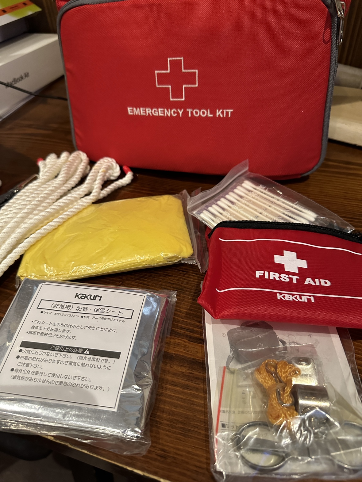 エマージェンシー　ツールキット　emergency tool kit