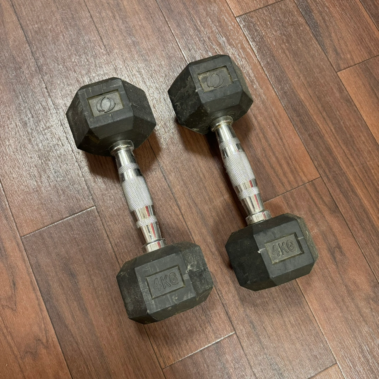 ダンベル 4kg 2個セット