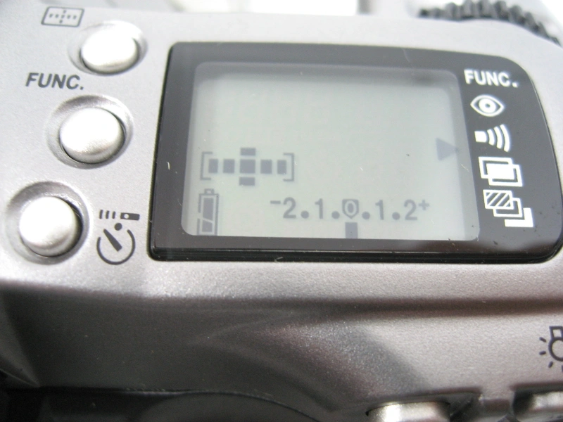【半額】【新品電池に交換済】フィルム一眼レフカメラ キヤノンEOS KissⅢ、ズームレンズ2本付の写真4枚目
