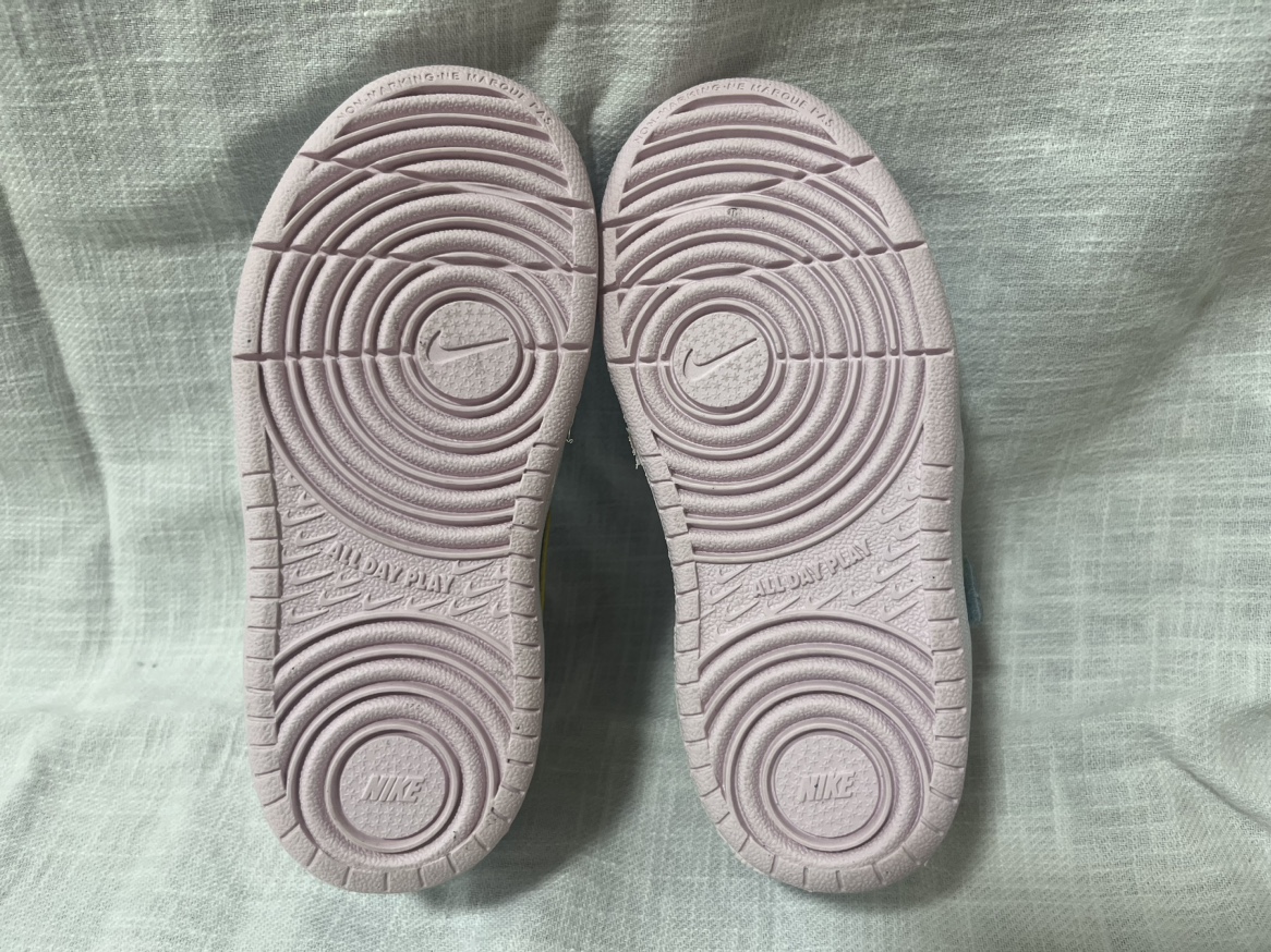 [新品・未使用]15cm NIKE スニーカー水色の写真2枚目